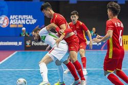 Futsal Việt Nam 1-8 Iran: Đức Hòa ghi bàn danh dự, Việt Nam bị loại ở tứ kết