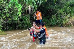Những người lính xả thân vì nhân dân