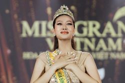 Hoa hậu Đoàn Thiên Ân: Làm đủ nghề để trang trải học phí, vừa tất bật việc học vừa chăm bố bệnh nặng