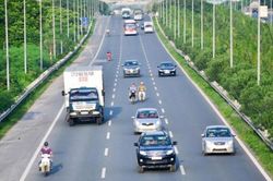 Vì sao hơn 1 vạn phương tiện vận tải bị thu hồi phù hiệu?