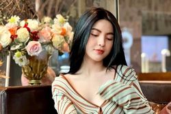 Bạn gái tin đồn của Quang Hải tung ảnh sống ảo lung linh khi sang Pháp