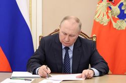 Tổng thống Putin ký luật sáp nhập 4 vùng của Ukraine
