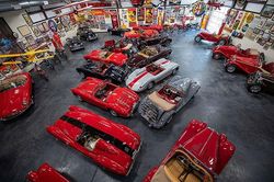 Thùng rác thương hiệu siêu xe Ferrari có giá tới 70 triệu đồng