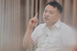 Shark Bình lần đầu lên tiếng về loạt ảnh chạm vào vòng 3 của Phương Oanh ở sân bay