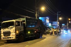 TPHCM: Va chạm xe gom rác, thanh niên đi xe máy tử vong thương tâm