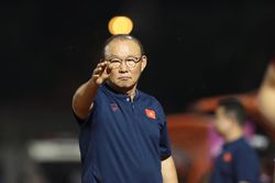 Chuyện tương lai của HLV Park Hang-seo