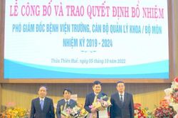 Y tế - Sức khỏe Tin tức y tế Bệnh viện Trường đại học Y - Dược Huế có hai phó giám đốc mới