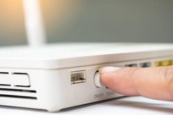 Tại sao không nên tắt đầu phát WiFi vào buổi đêm dù có thể tiết kiệm được tiền điện?