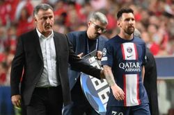 Phản ứng của Messi khi bị thay sớm