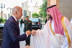 Chính quyền Biden phản ứng mạnh với động thái của OPEC+