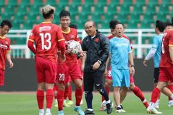 Bóng đá Việt Nam hôm nay: Đội tuyển Việt Nam bỏ xa Thái Lan trên bảng xếp hạng FIFA