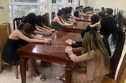 Hà Nội: Hơn 20 đối tượng dương tính với ma túy trong quán karaoke