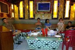 Phát hiện 11 nam, nữ đang phê ma túy trong quán karaoke ở Long An