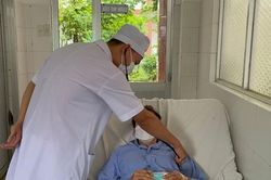 2 lần can thiệp cứu sống bệnh nhân bị sốt xuất huyết nặng