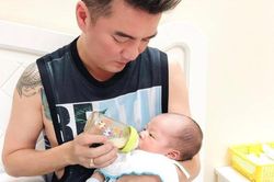 Cảm động cảnh 'gà trống nuôi con' của Đàm Vĩnh Hưng: Từng đi xin sữa mẹ cho bé Polo Huỳnh