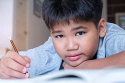 Tác hại trong việc sử dụng sai cách 'Hiệu ứng con sò' khi nuôi dạy con