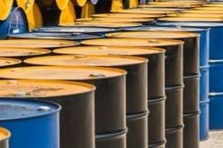 Giá dầu thế giới đứng ở gần mức cao nhất trong 3 tuần