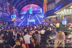 Bị đình chỉ do vi phạm PCCC, quán District K vẫn đón hàng trăm khách