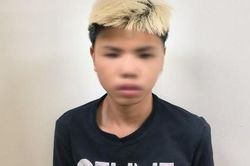 Bắt được kẻ ném chai thủy tinh vào người đi đường ở Hà Nội