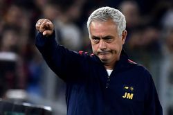 Mourinho: 'Roma có điểm sẽ công bằng hơn'