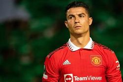 Scholes: 'Ten Hag không tôn trọng Ronaldo'