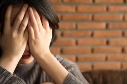 Từ bệnh viện trở về, mẹ bạn trai trả tôi 10 triệu và khuyên chia tay