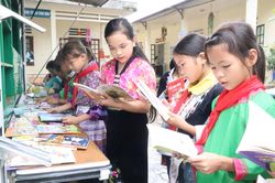 Thư viện lưu động 'Hành trình ánh sáng tri thức' dành cho học sinh vùng cao Bát Xát