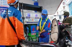 Giá xăng dầu hôm nay 7/10: Cập nhật giá xăng dầu trong nước, quốc tế
