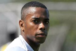 Ý yêu cầu Brazil bỏ tù Robinho