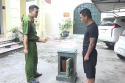 Hải Dương: 'Đạo chích' đột nhập nhà dân, bê cả két sắt chứa vàng