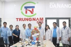 Lãnh đạo Liên đoàn Lao động thành phố thăm các doanh nghiệp nhân Ngày Doanh nhân Việt Nam 13-10