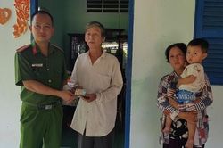 Niềm vui của người 'thợ đụng' có CCCD sau hơn 30 năm tha phương