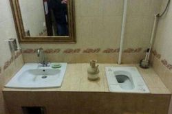 Những màn thi công 'sai trái' không ai dám nghĩ tới của các thợ xây vui tính