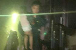 Kịp thời giải cứu 4 người mắc kẹt trong đám cháy lúc nửa đêm