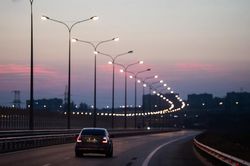 Cầu Crimea thông xe trở lại sau vụ nổ