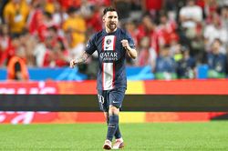Messi trở lại Barca là chuyện viễn tưởng