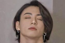Chỉ 1 động tác này, Jungkook BTS đã bao lần khiến ARMY sững sờ