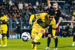 Báo Thái xuýt xoa khen ngợi Quang Hải sau bàn thắng lịch sử tại Pau FC