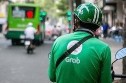 Giả mạo chủ shop thời trang lừa người giao hàng