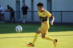 Quang Hải ghi bàn cho Pau FC: Lý do thoát việt vị khiến đối thủ tức giận