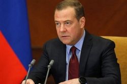 Ông Medvedev tuyên bố Nga sẽ đáp trả vụ tấn công cầu Crimea