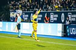 Quang Hải 'giải hạn' tại Pau FC