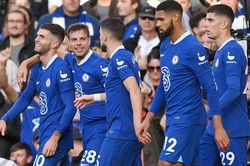 Ngày kép phụ nâng bước Chelsea