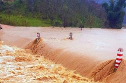 Khẩn trương ứng phó, giảm thiểu thiệt hại do mưa lớn, lũ quét và sạt lở đất
