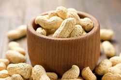 5 nhóm người nên tránh xa món lạc vì lý do này...
