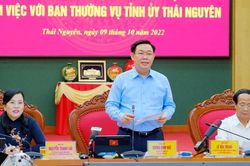 Chủ tịch Quốc hội Vương Đình Huệ làm việc tại Thái Nguyên