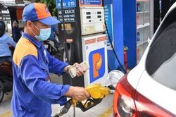 Giá xăng dầu hôm nay 11/10: Thế giới giảm do sức ép của đồng USD; trong nước có thể tăng mạnh vào chiều nay