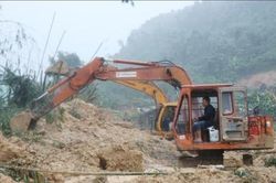 Vụ sạt lở thủy điện Kà Tinh, Quảng Ngãi: Nỗ lực tiếp cận hiện trường tìm kiếm công nhân mất tích