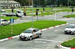 Nghiêm cấm giao xe để học viên tự lái
