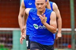 Trọng Hoàng trở lại tập luyện trước thềm AFF Cup